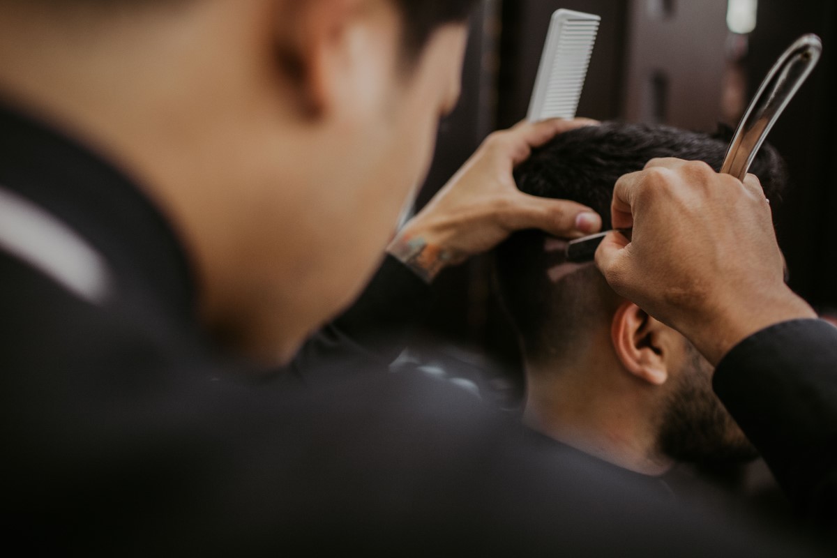 مراحل آموزش آرایشگری مردانه